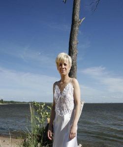 <p class='ppt-number'> 221 779 + PIN 111</p><p class='ppt-pricing-de'>1,99 Euro/Min.</p>
